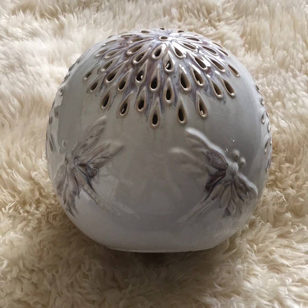 Evergreen Ceramic Orb - Picture 5 of 10